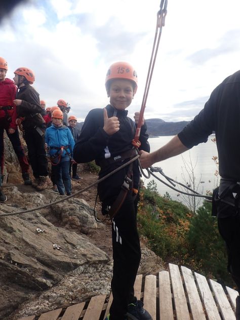 Elev som er klar for zipline