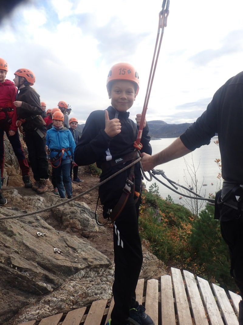 Elev som er klar for zipline
